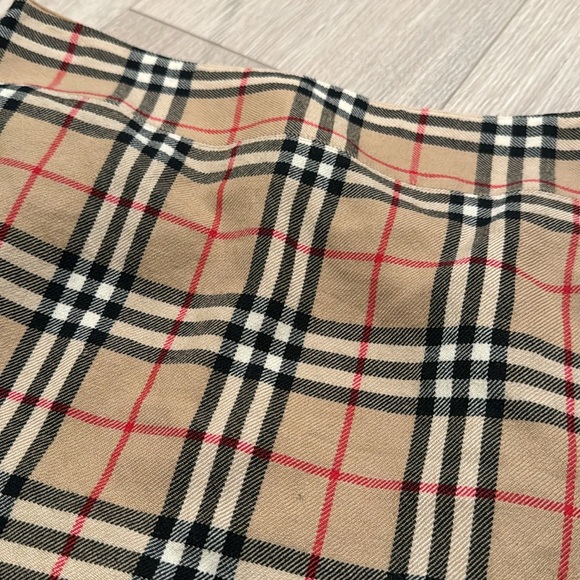 AUTHENTIC BURBERRY SKIRT - Picture 3 of 3